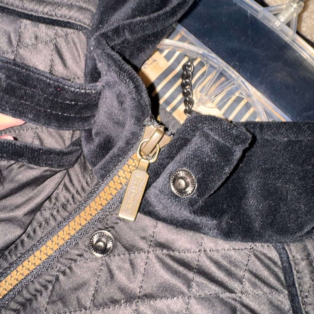 Barbour Gold Label Women’s Quilted Jacket with Velvet Trim Size US 6 - Picture 11 of 12
